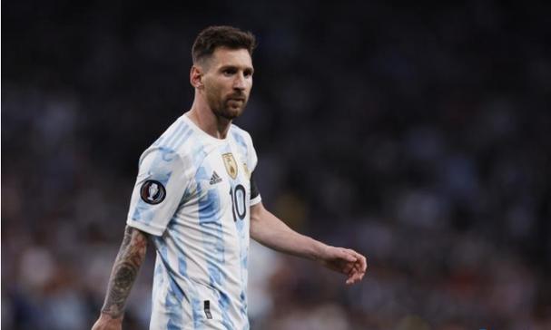 王耀武被俘，家无余财仅2辆拖拉机，陈毅诧异：你藏这个干什么